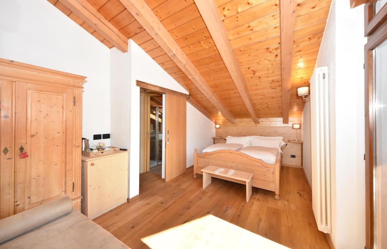 Lo Chalet Delle Ville Varena Exterior foto
