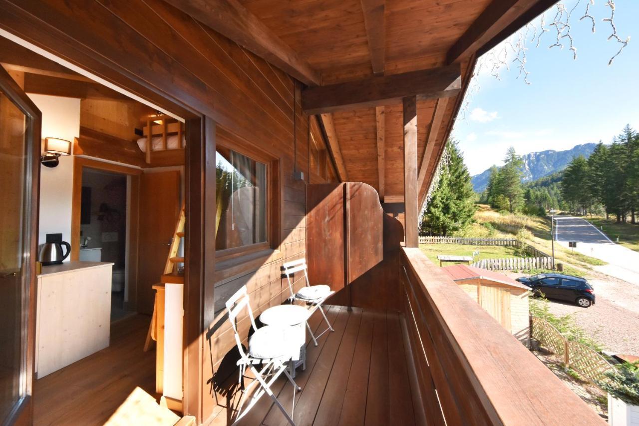 Lo Chalet Delle Ville Varena Exterior foto